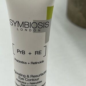 Symbiosis Prestige Invigorating & Resurfacing Eye Contour‎ 15ml firming effort